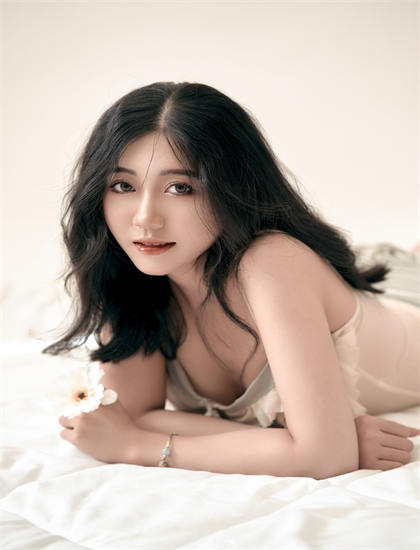 收藏必备：《癫都癫癫点好啊》色彩运用解析：色调选择与情绪表达分析