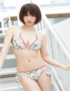 女孩迈开腿让男孩给她嗦坤巴/九热爱视频精品视频